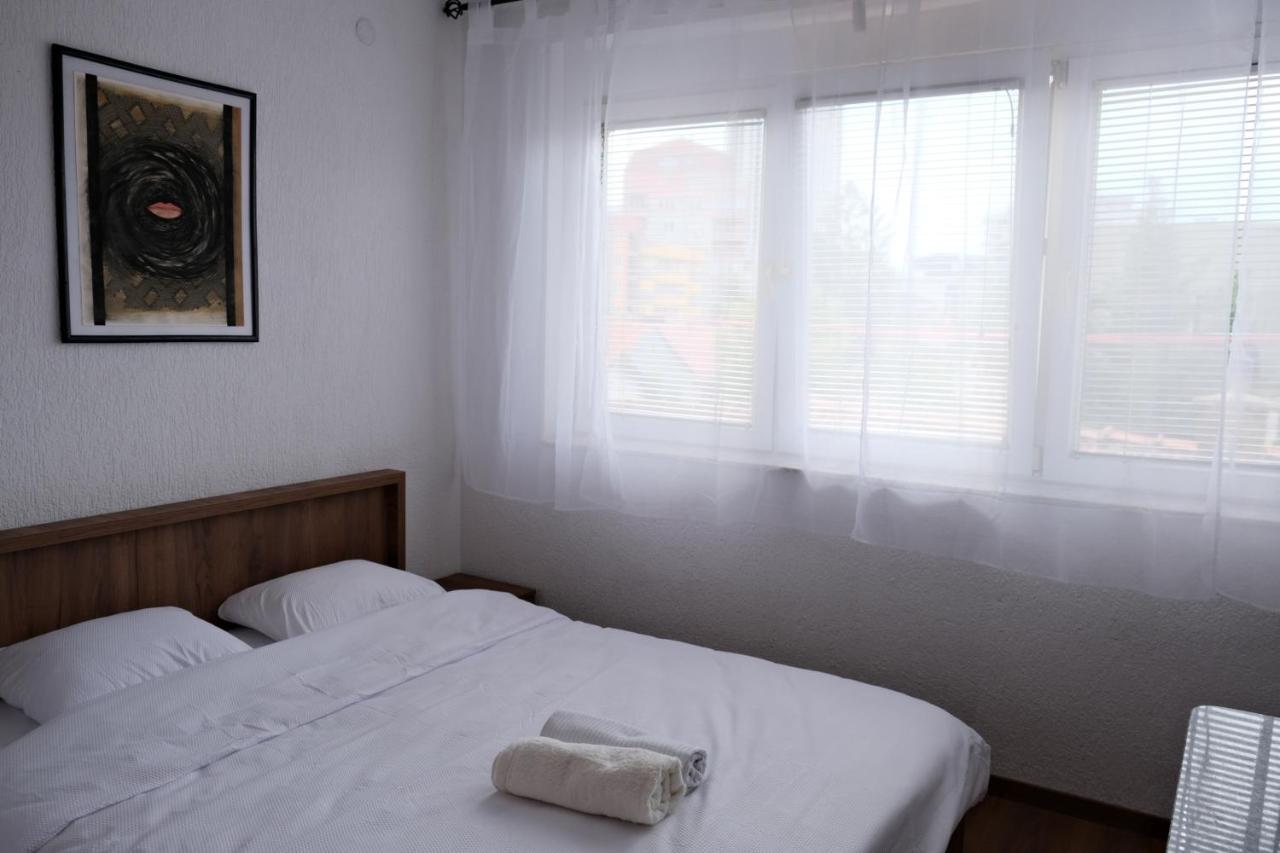 Zogu Apartments - Downtown Prishtinë Luaran gambar