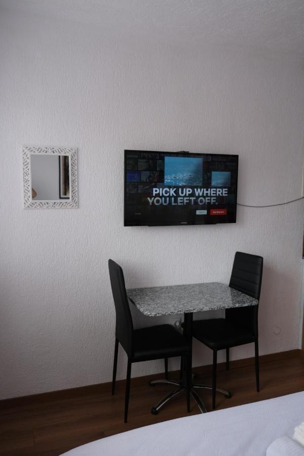 Zogu Apartments - Downtown Prishtinë Luaran gambar