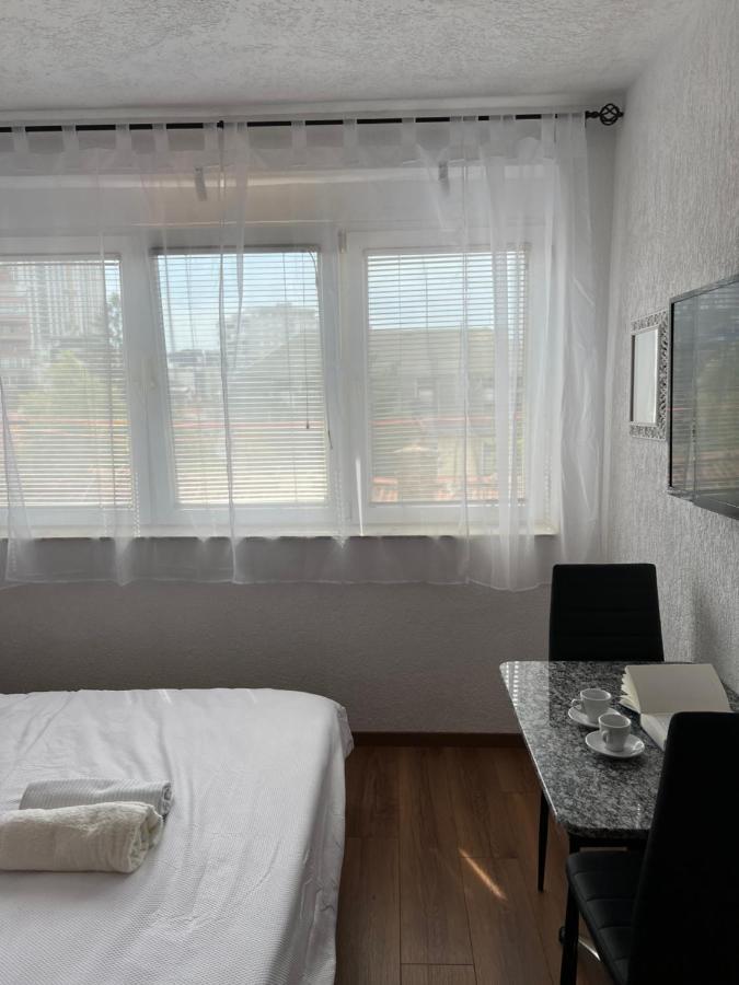 Zogu Apartments - Downtown Prishtinë Luaran gambar