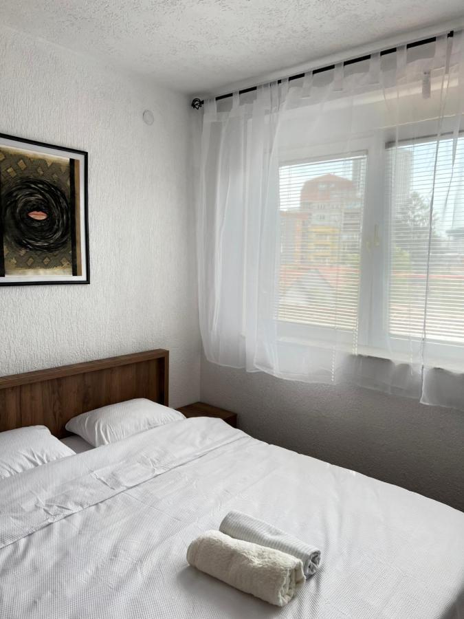 Zogu Apartments - Downtown Prishtinë Luaran gambar